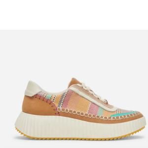 NEW DOLCE VITA women dolen sneaker in tan
